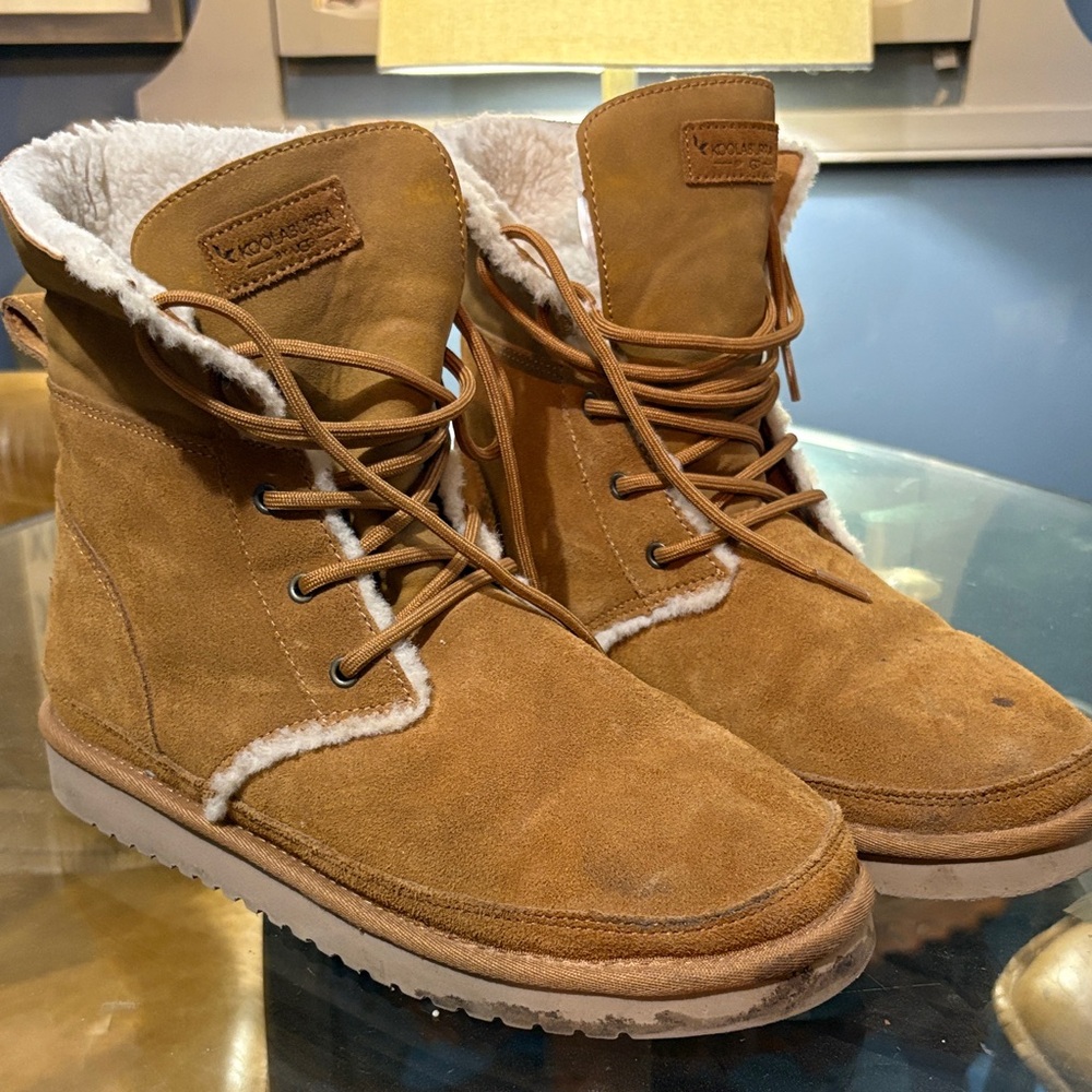 Koolaburra  by Ugg women’s  Brown Suede Boots with Cozy Lining